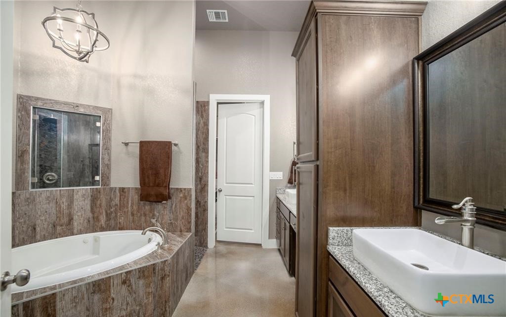 345 Laguna Road Bandera, TX 78003 - Photo 13 of 35