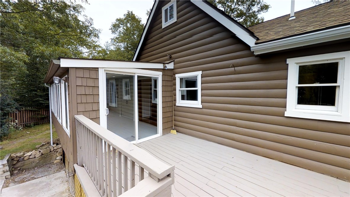 139 Kuehn Road Hopkinton, RI 02804 - Photo 3 of 31