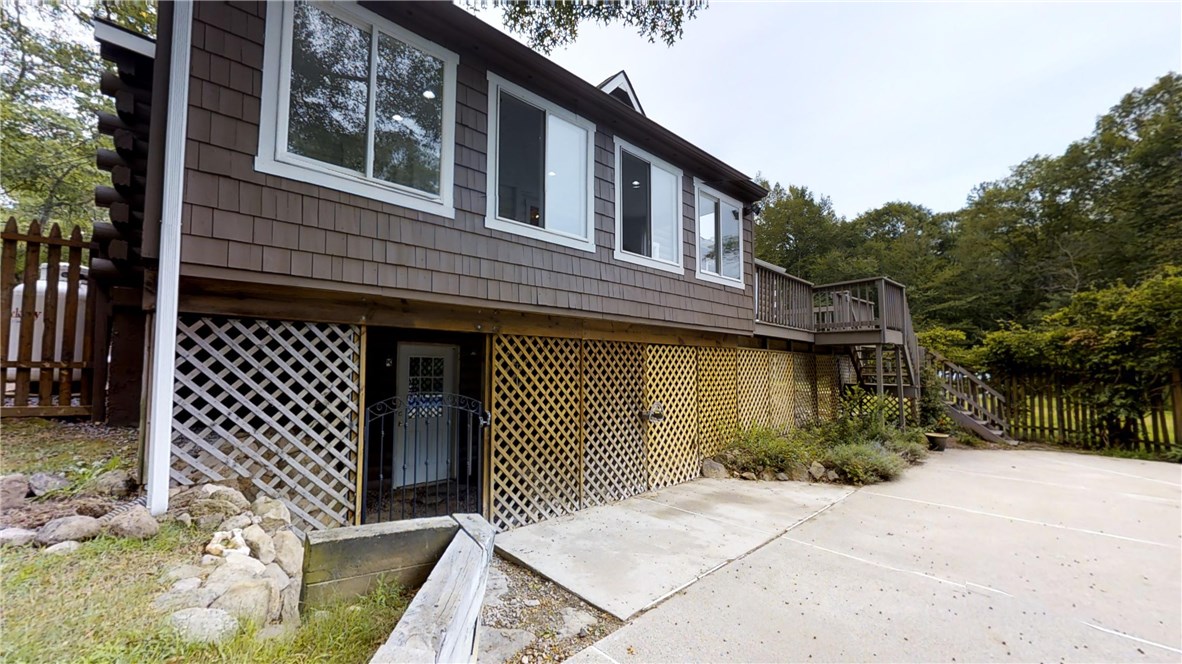 139 Kuehn Road Hopkinton, RI 02804 - Photo 6 of 31