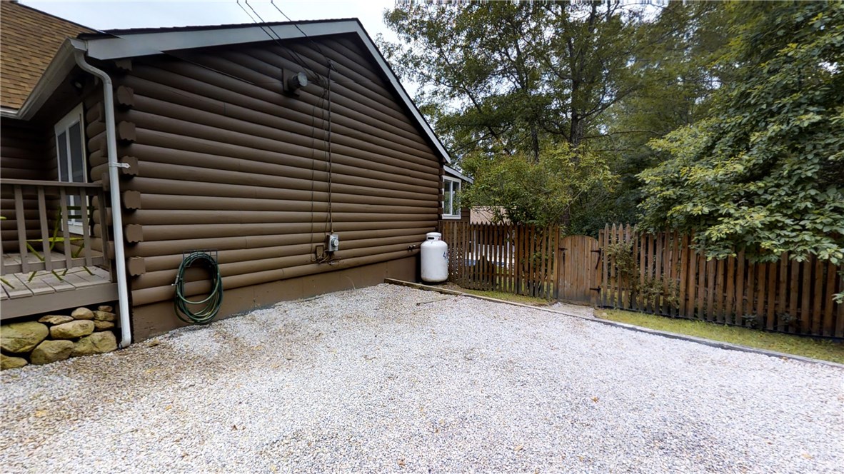 139 Kuehn Road Hopkinton, RI 02804 - Photo 7 of 31