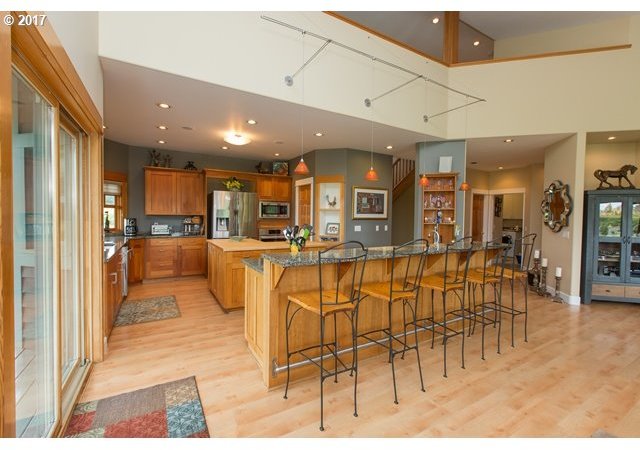 1090 Methodist Road Hood River, OR 97031 - Photo 3 of 32 Gallery Image 3
