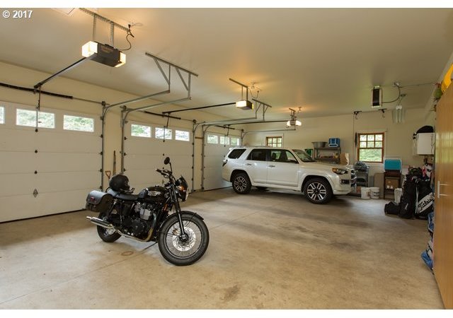 1090 Methodist Road Hood River, OR 97031 - Photo 26 of 32 Gallery Image 26