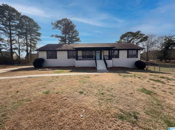 $325,000 | 800 Thomas Drive, Mount Olive, AL 35117