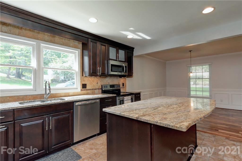 155 Dovershire Road Charlotte, NC 28270 - Photo 11 of 43 Gallery Image 11