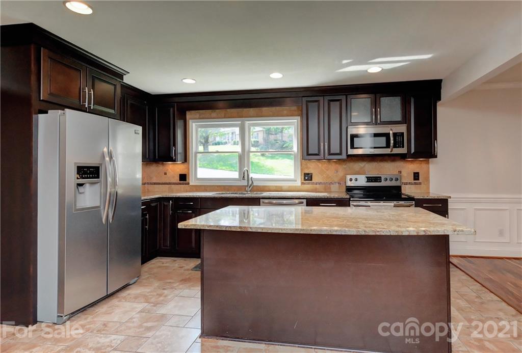 155 Dovershire Road Charlotte, NC 28270 - Photo 12 of 43 Gallery Image 12
