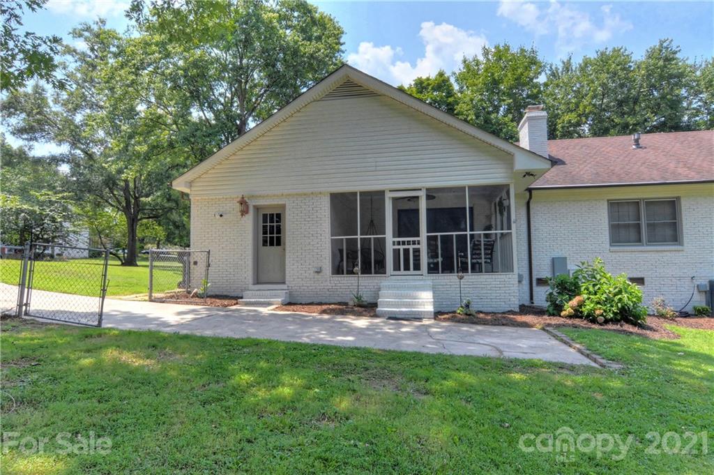 155 Dovershire Road Charlotte, NC 28270 - Photo 21 of 43 Gallery Image 21