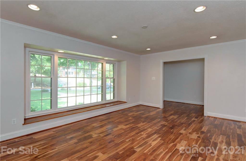 155 Dovershire Road Charlotte, NC 28270 - Photo 4 of 43 Gallery Image 4