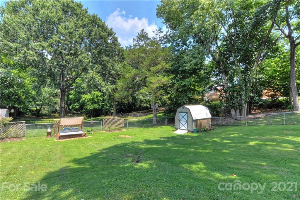 155 Dovershire Road Charlotte, NC 28270 - Photo 38 of 43 Gallery Image 38