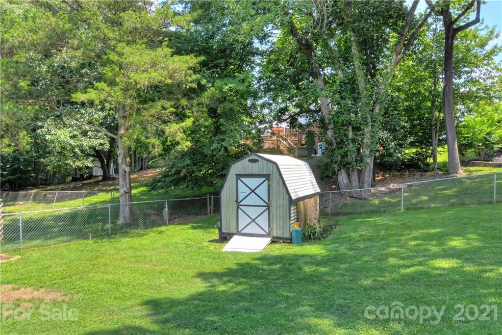 155 Dovershire Road Charlotte, NC 28270 - Photo 40 of 43 Gallery Image 40