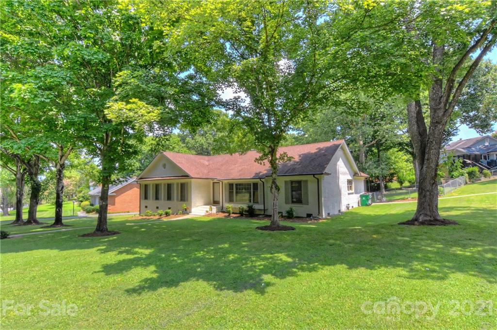 155 Dovershire Road Charlotte, NC 28270 - Photo 42 of 43 Gallery Image 42