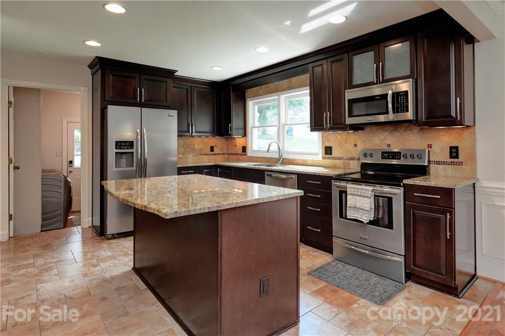 155 Dovershire Road Charlotte, NC 28270 - Photo 9 of 43 Gallery Image 9