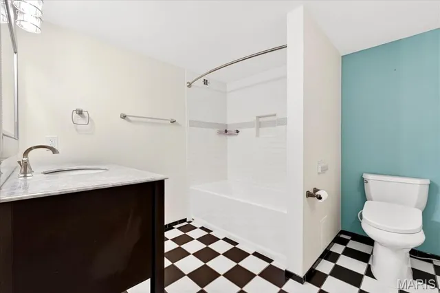 $289,000 | 4242 Laclede Avenue, Unit 203, St. Louis, MO 63108