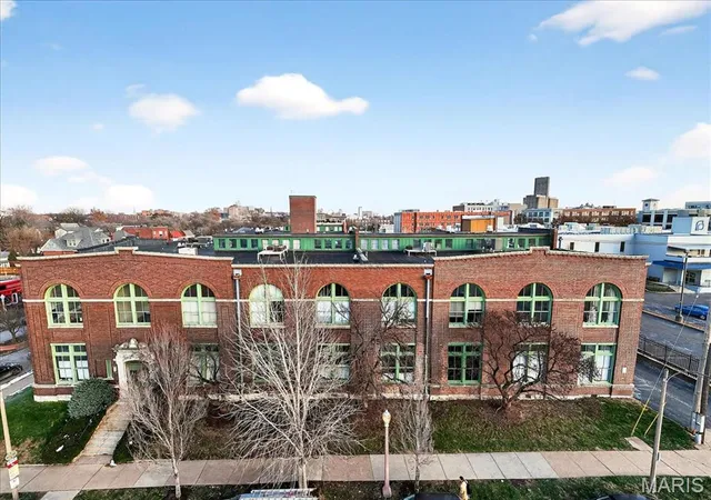 $289,000 | 4242 Laclede Avenue, Unit 203, St. Louis, MO 63108