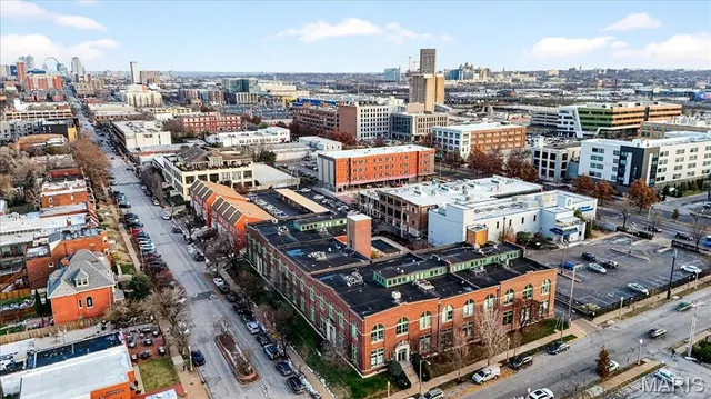 $289,000 | 4242 Laclede Avenue, Unit 203, St. Louis, MO 63108