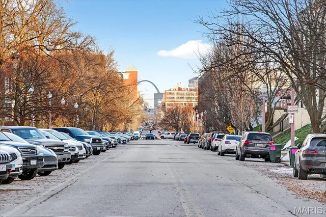 $289,000 | 4242 Laclede Avenue, Unit 203, St. Louis, MO 63108