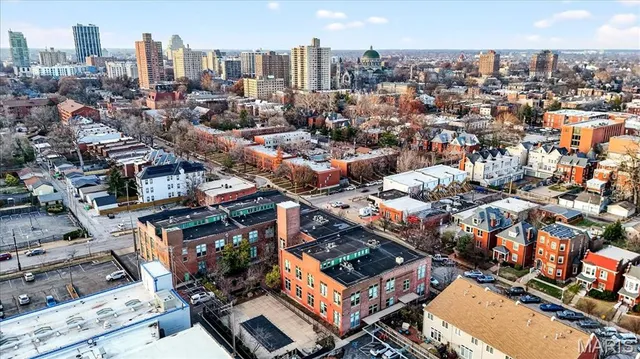 $289,000 | 4242 Laclede Avenue, Unit 203, St. Louis, MO 63108