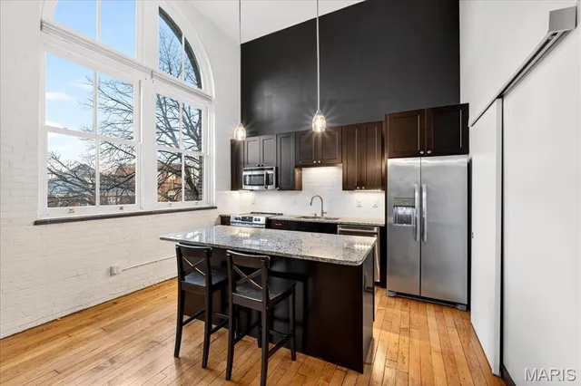 $289,000 | 4242 Laclede Avenue, Unit 203, St. Louis, MO 63108