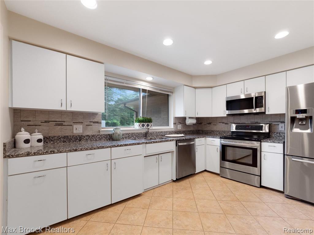 4899 Wye Oak Road Bloomfield Hills, MI 48301 - Photo 13 of 23