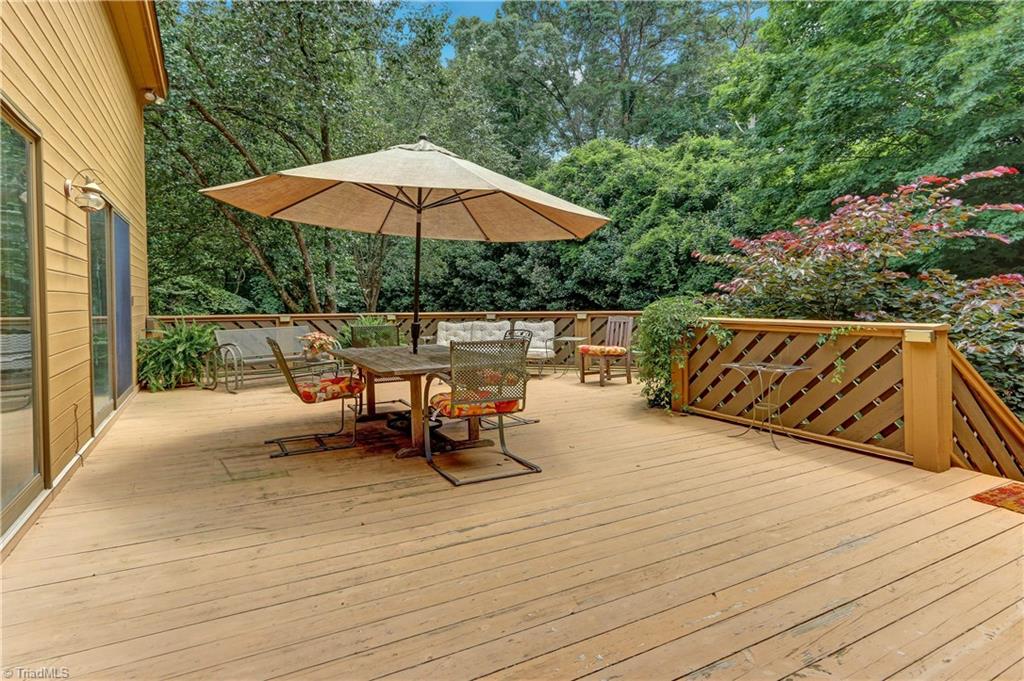 5723 Oak Tree Road Greensboro, NC 27455 - Photo 24 of 30 Deck