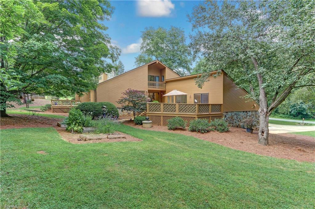 5723 Oak Tree Road Greensboro, NC 27455 - Photo 27 of 30 Exterior Back
