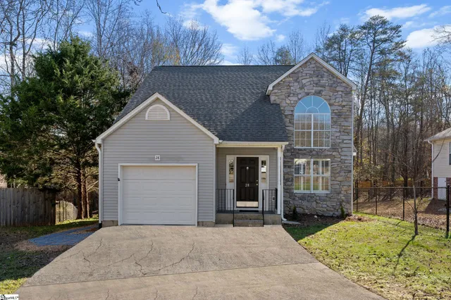 $314,900 | 28 Lantern Lane, Greer, SC 29651