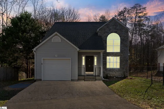 $314,900 | 28 Lantern Lane, Greer, SC 29651