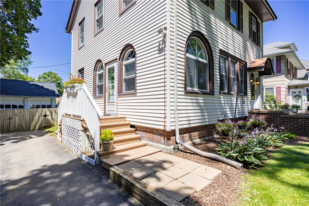 30 Rawlinson Road Irondequoit, NY 14617 - Photo 6 of 44