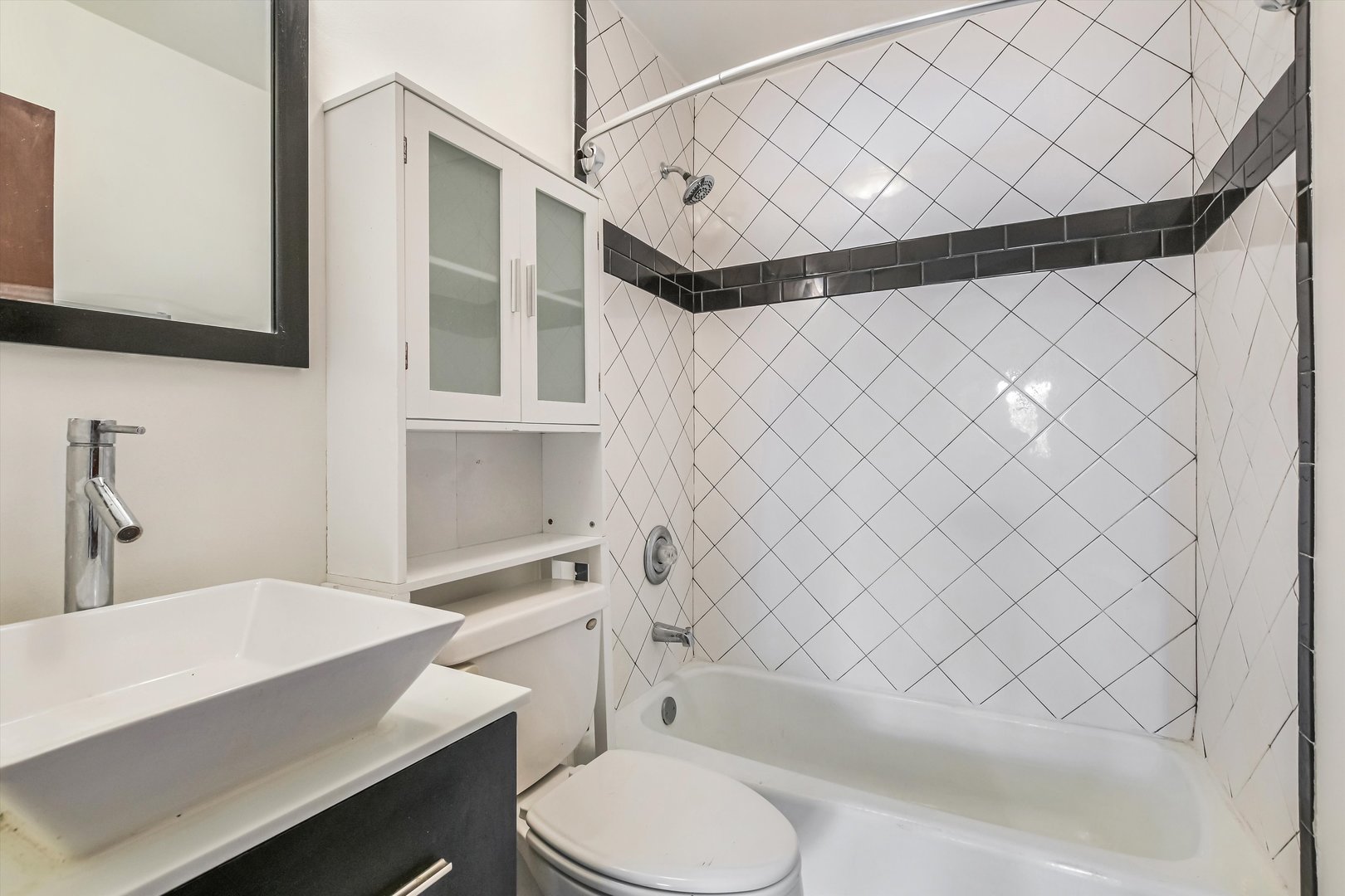 3617 Central Road, Unit 203 Glenview, IL 60025 - Photo 9 of 26 Gallery Image 9