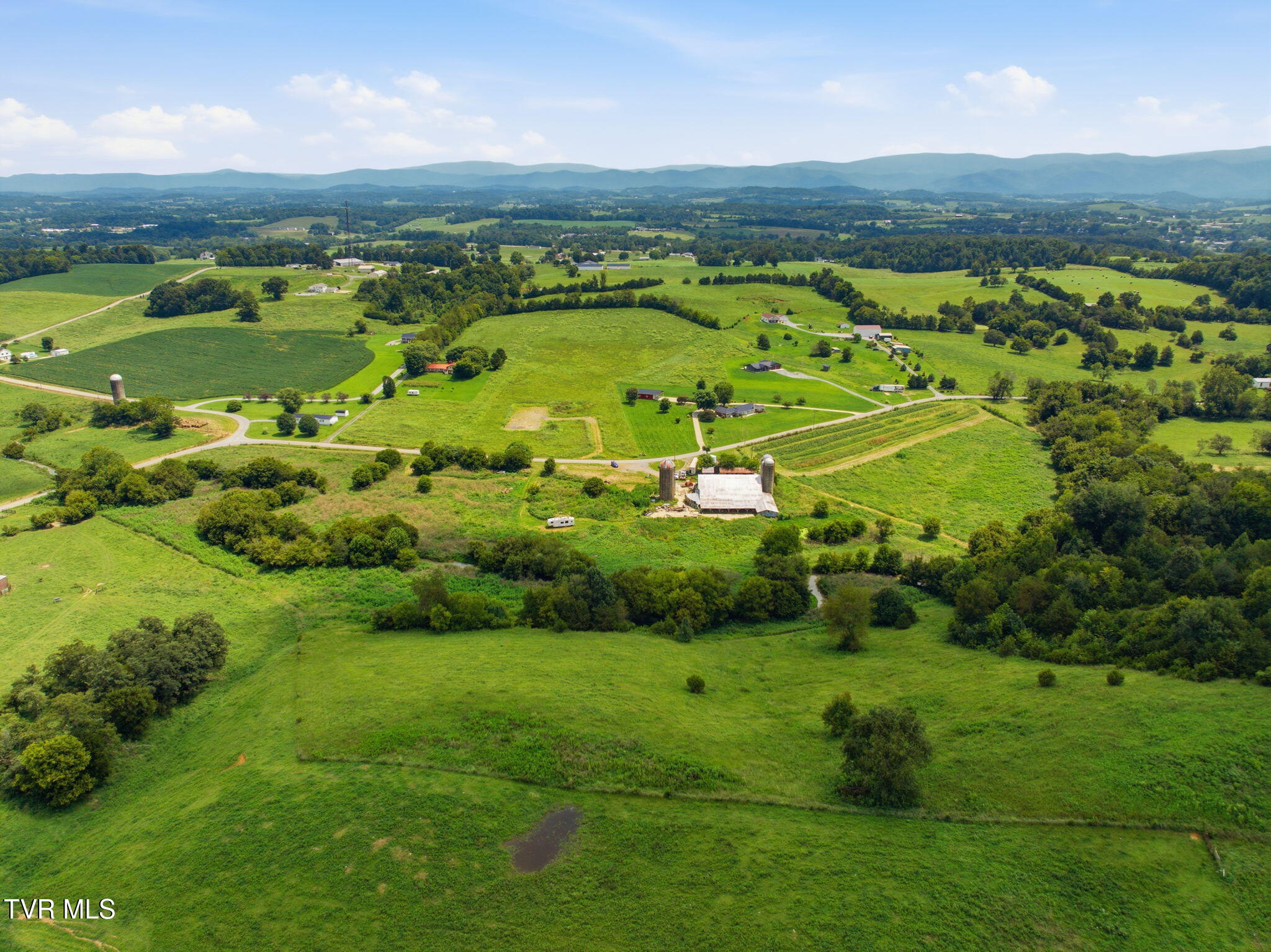 1229 Clear Springs Road Limestone, TN 37681 - Photo 10 of 12 13-web-or-mls-004_JH 20260814-019