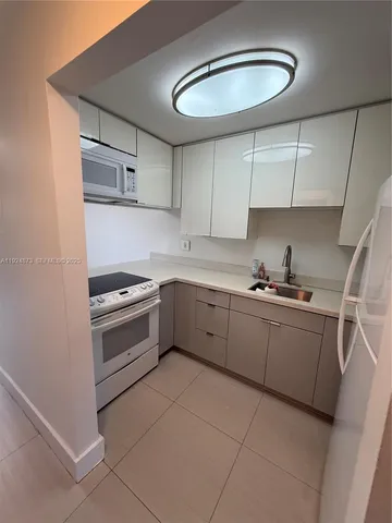 $2,400 | 13215 Southwest 57th Terrace, Unit 206, Miami, FL 33183