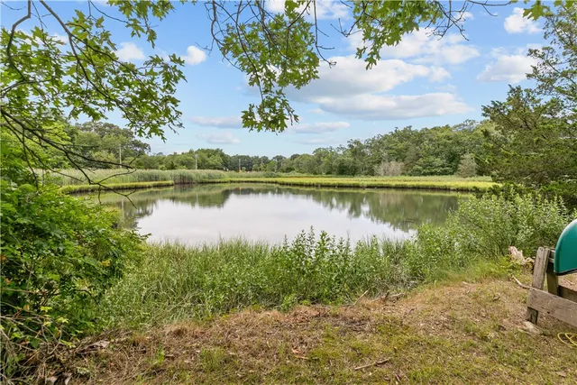 $850,000 | 194 Phillips Street, North Kingstown, RI 02852