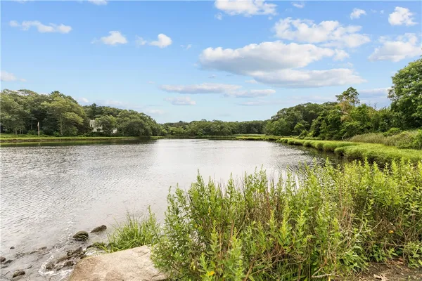 $850,000 | 194 Phillips Street, North Kingstown, RI 02852