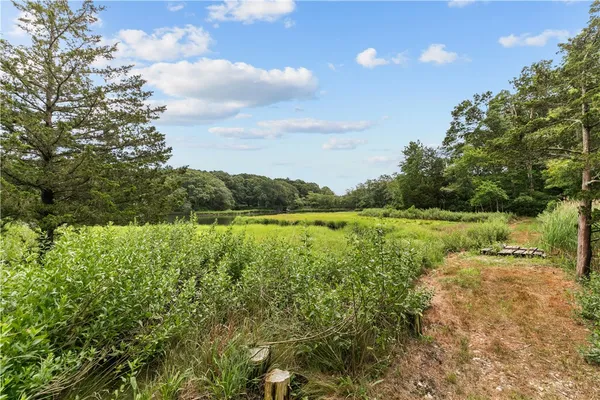$850,000 | 194 Phillips Street, North Kingstown, RI 02852