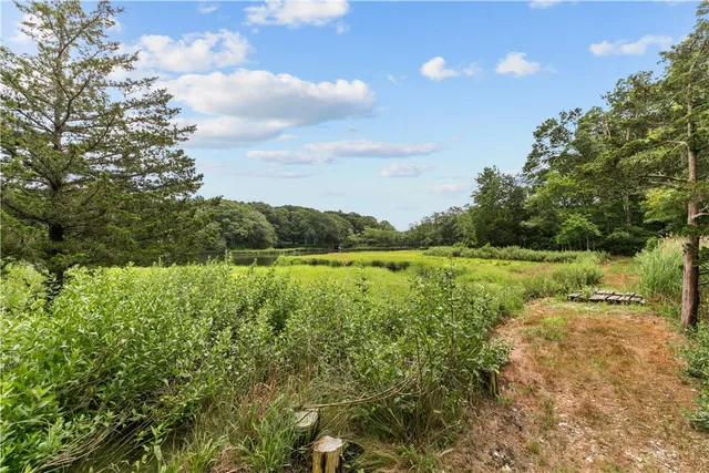 $850,000 | 194 Phillips Street, North Kingstown, RI 02852