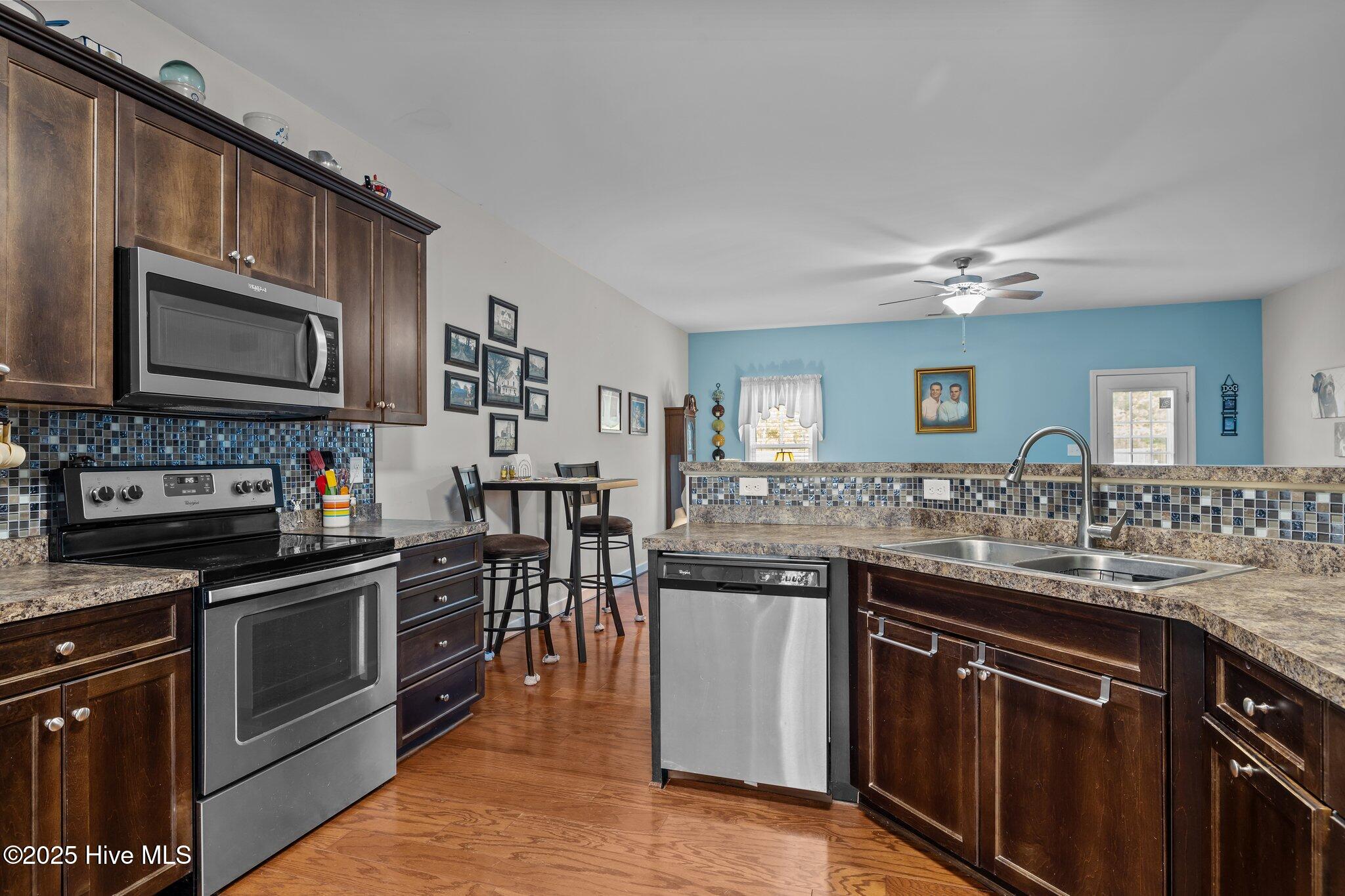 404 Inverness Drive Hubert, NC 28539 - Photo 13 of 54 kitchen