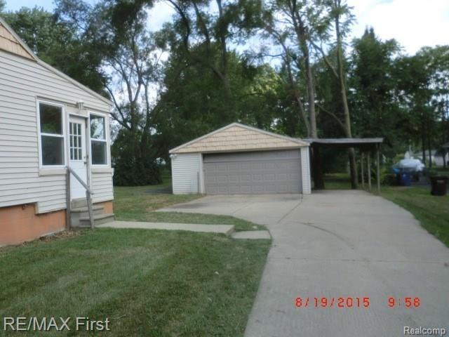 8375 Millis Road Utica, MI 48317 - Photo 3 of 15 CIMG3279.JPG