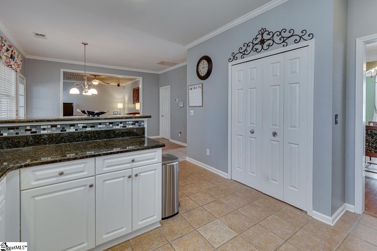 25 Shadowrock Court Simpsonville, SC 29681 - Photo 11 of 36