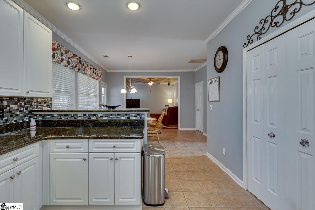 25 Shadowrock Court Simpsonville, SC 29681 - Photo 12 of 36