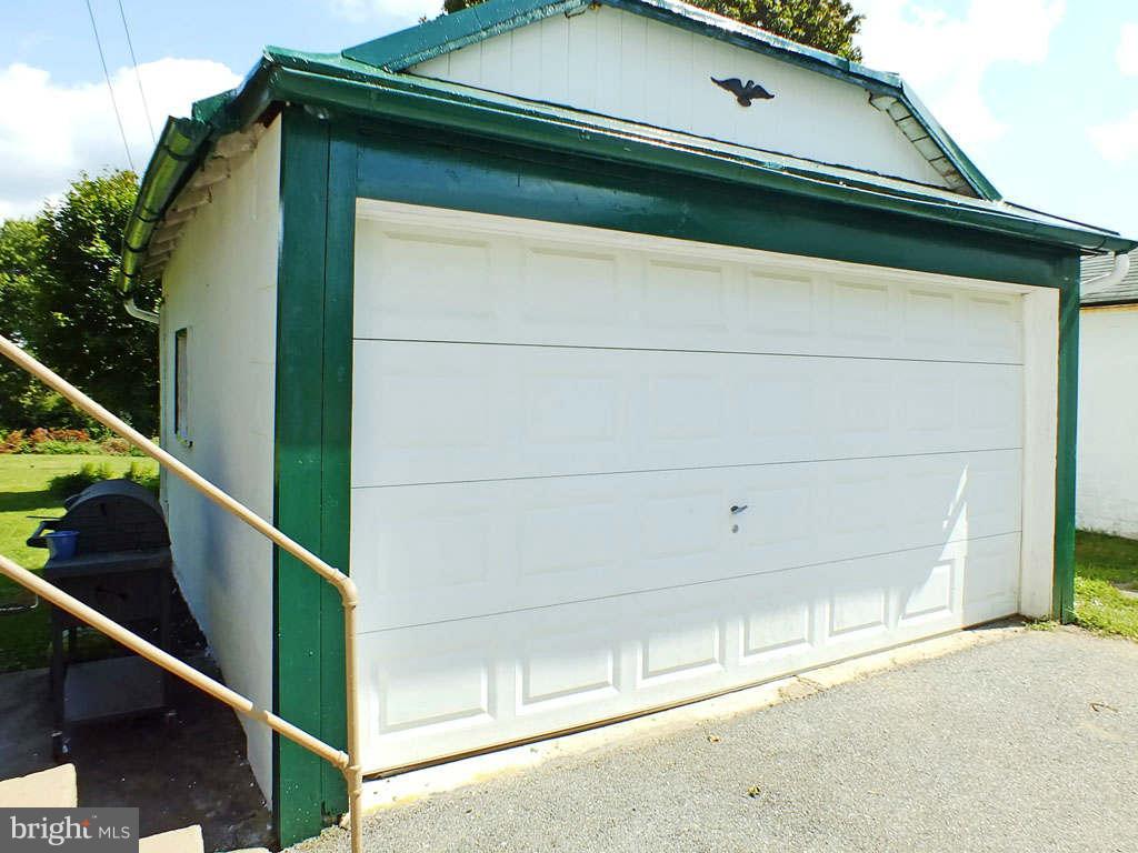 15305 Old Hanover Road Upperco, MD 21155 - Photo 4 of 23 Garage