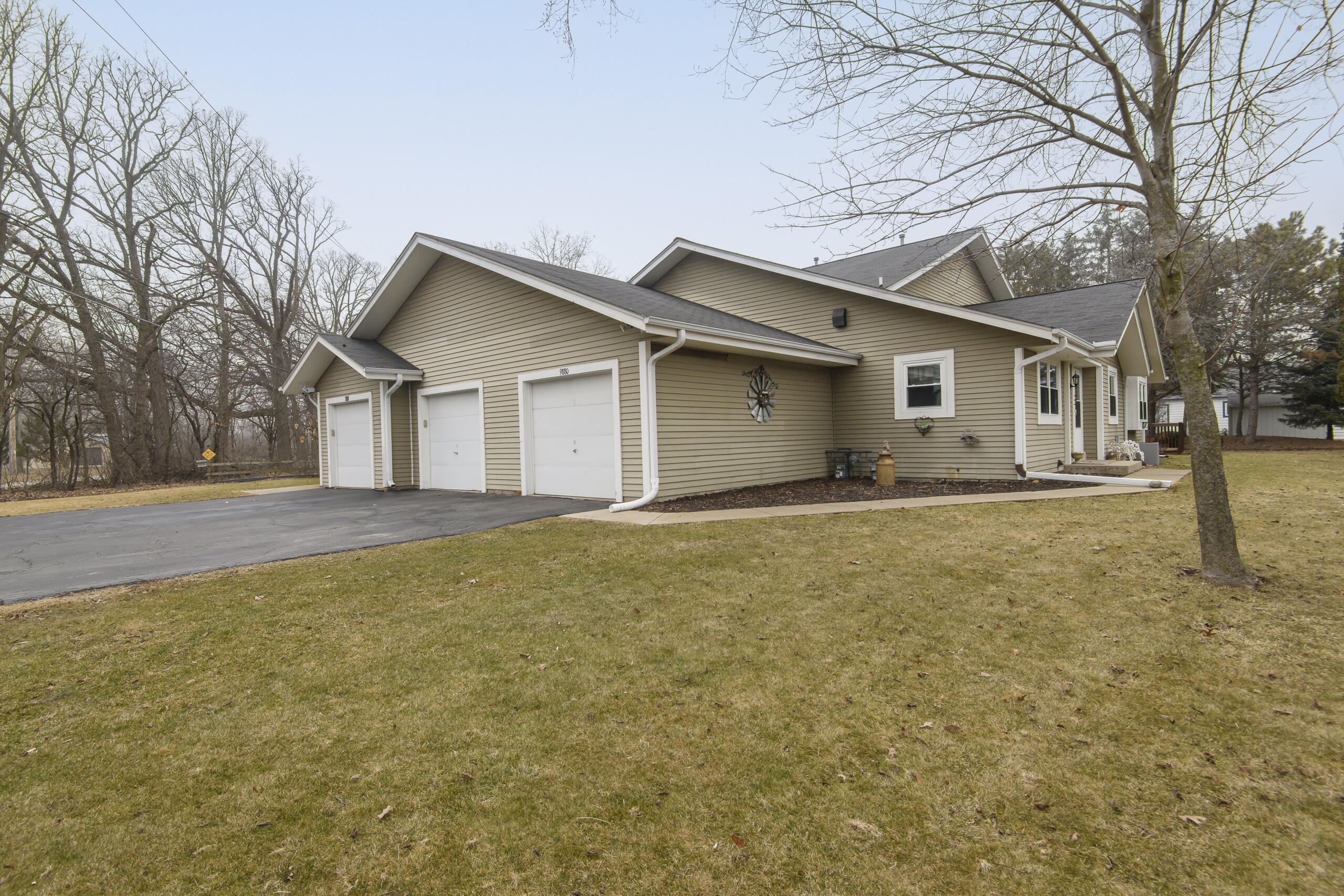 9880 West Puetz Road, Unit 9882 Franklin, WI 53132 - Photo 11 of 60 9880 W Puetz-10