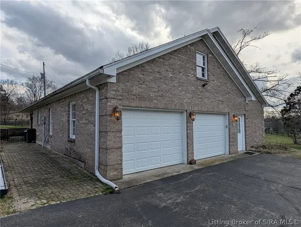 $379,900 | 7422 Voyles Road, Greenville, IN 47124