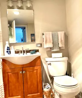 $2,100 | 1455 North Sandburg Terrace, Unit 2903, Chicago, IL 60610