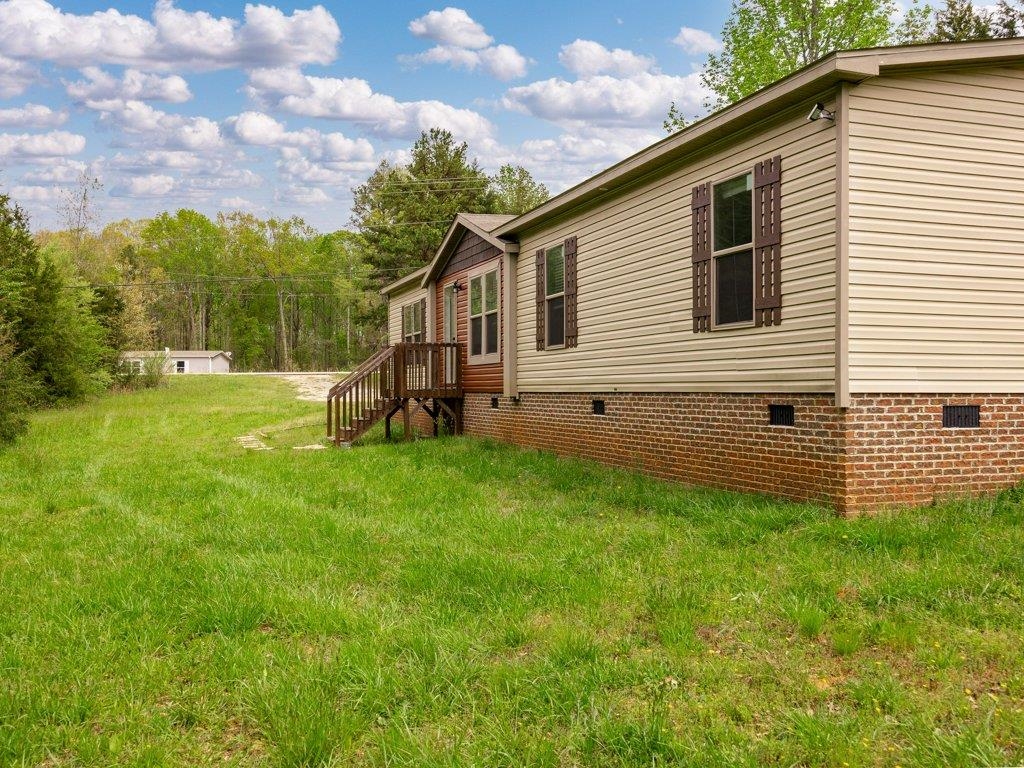 6070 Cross Anchor Road Enoree, SC 29335 - Photo 3 of 32