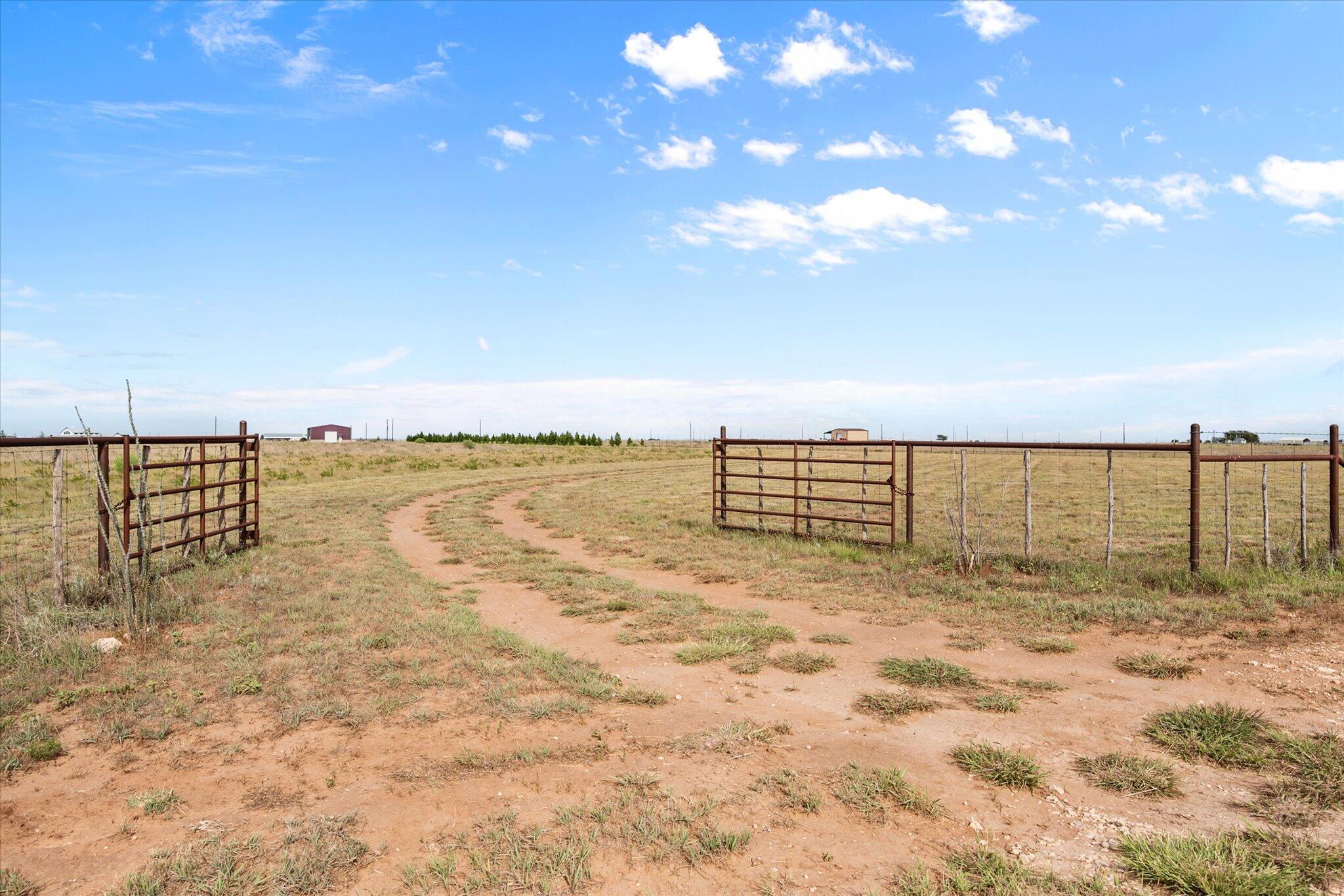 767 North Sandhill Road Tahoka, TX 79373 - Photo 3 of 27