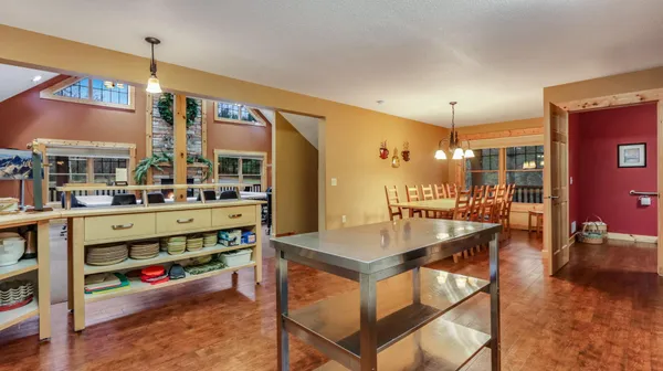 $584,900 | 18061 County Hwy OO, Chippewa Falls, WI 54729