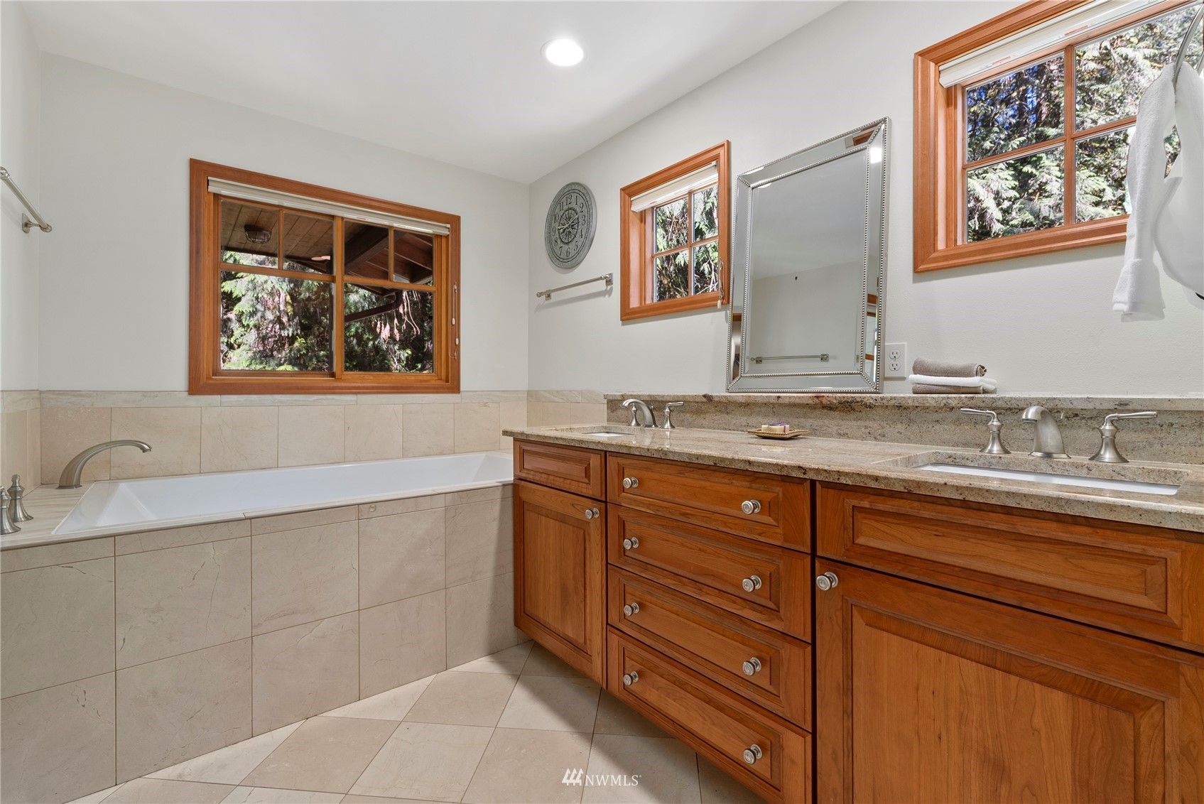 17307 Mountain View Road Northeast Duvall, WA 98019 - Photo 16 of 33 Gallery Image 16