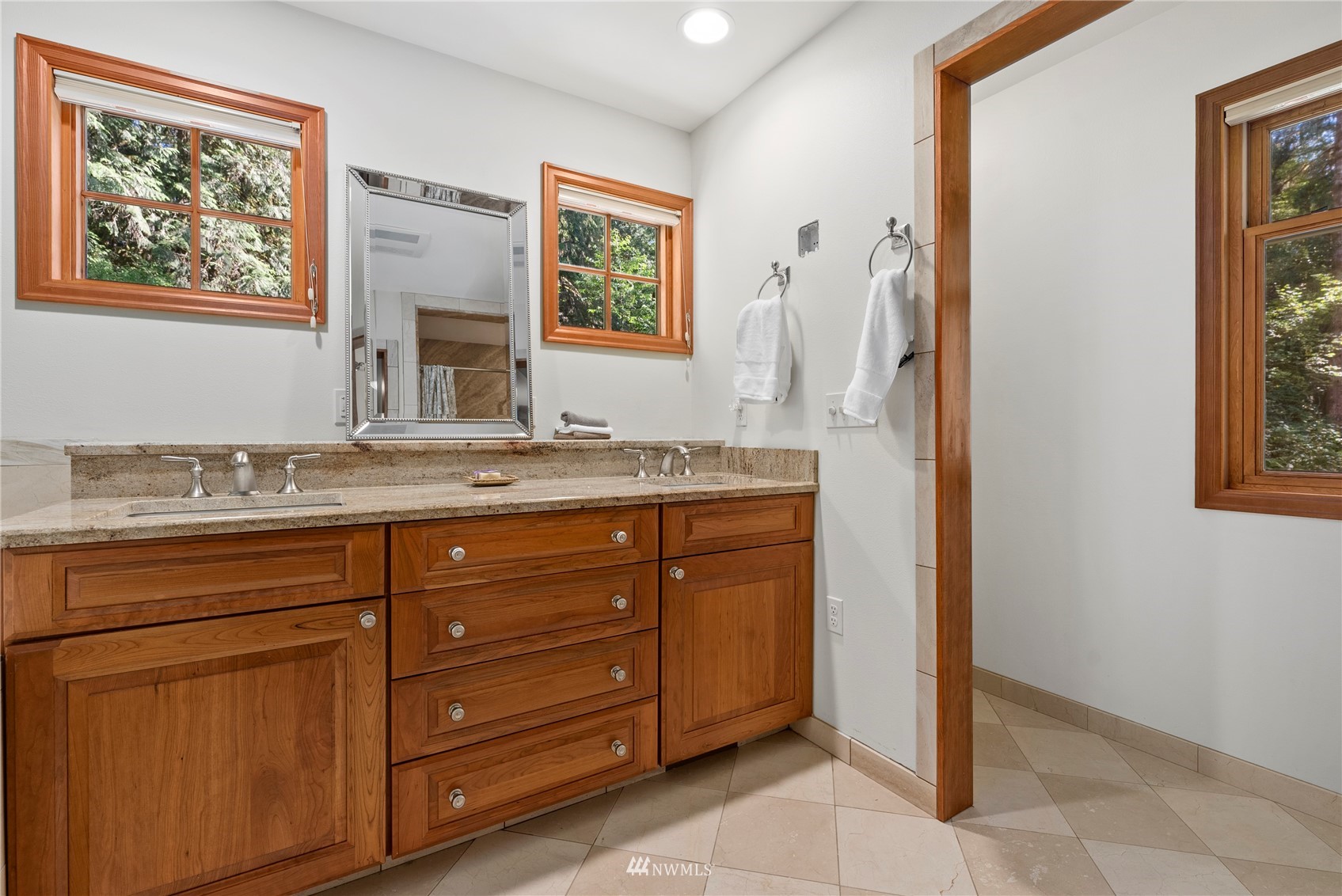 17307 Mountain View Road Northeast Duvall, WA 98019 - Photo 17 of 33 Gallery Image 17