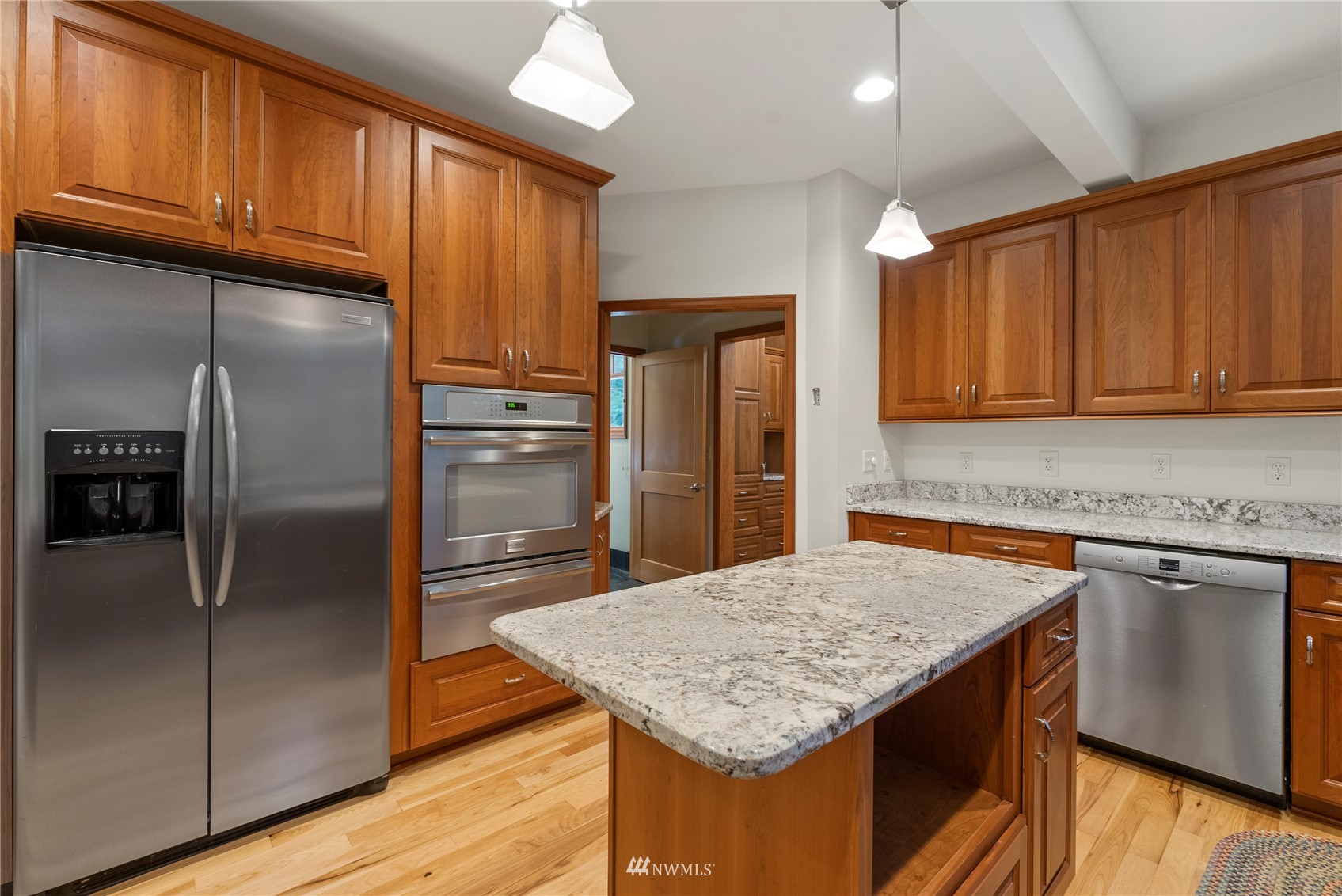 17307 Mountain View Road Northeast Duvall, WA 98019 - Photo 5 of 33 Gallery Image 5