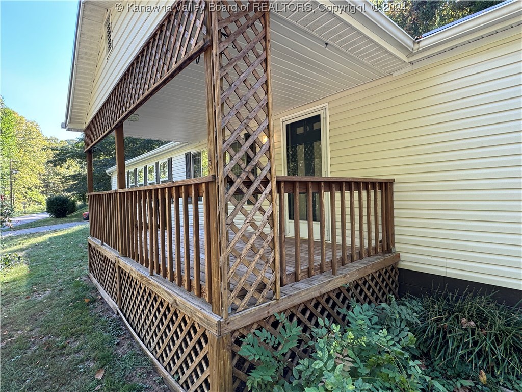 3517 Heizer Creek Road Poca, WV 25159 - Photo 5 of 42 Gallery Image 5