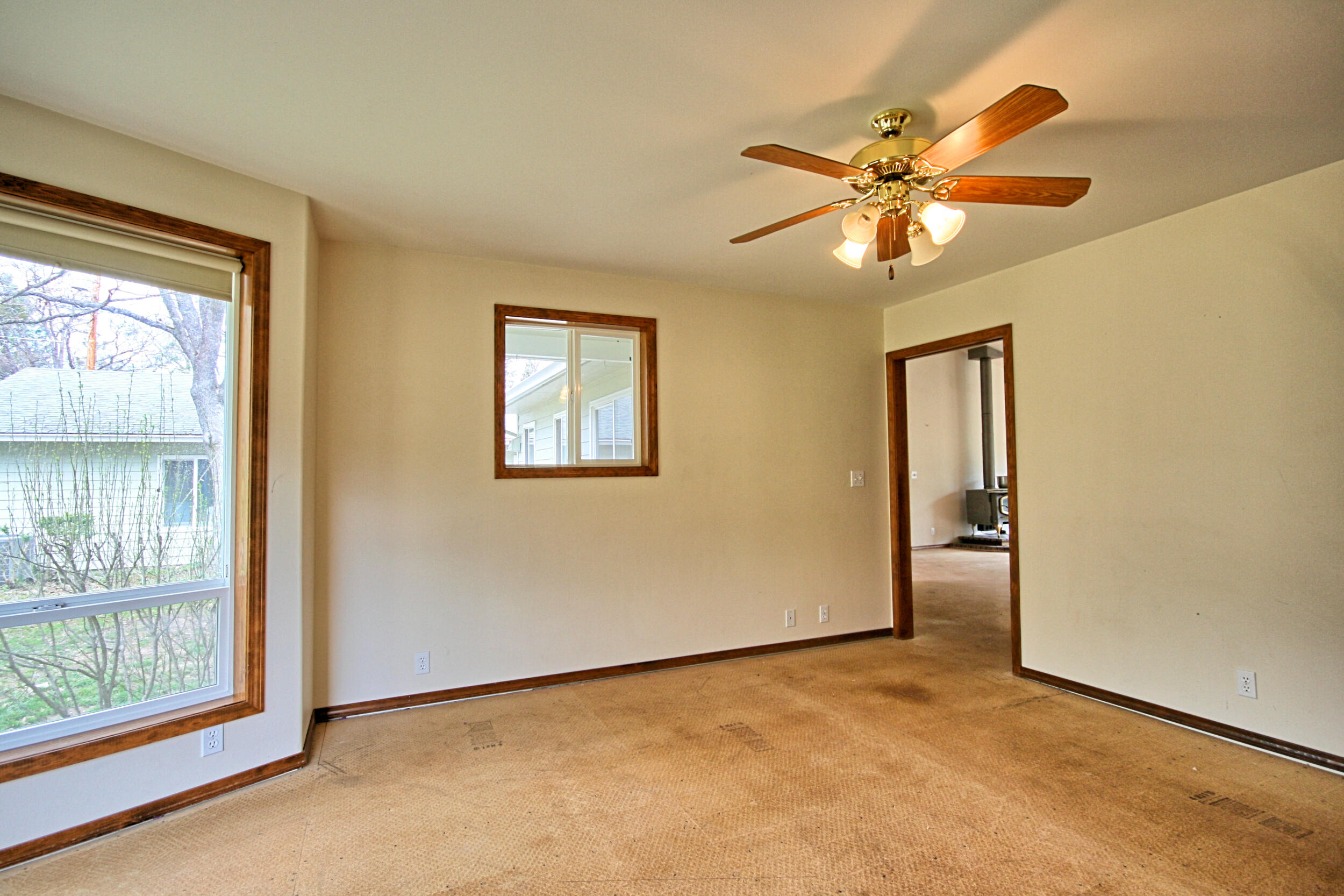 7255 Upper Applegate Road Jacksonville, OR 97530 - Photo 25 of 50 den to living room